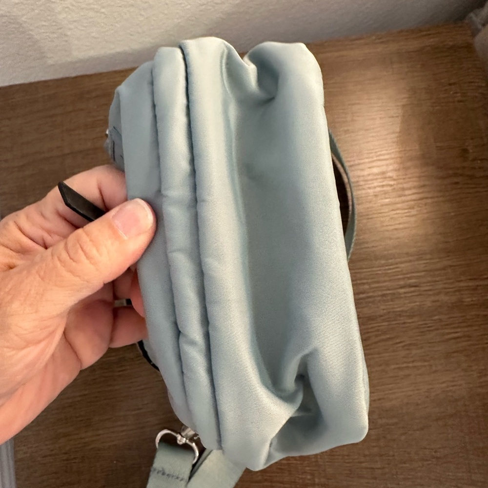 The Stellar IHKWIP North/South Crossbody Retired Color - Picture 2 of 6